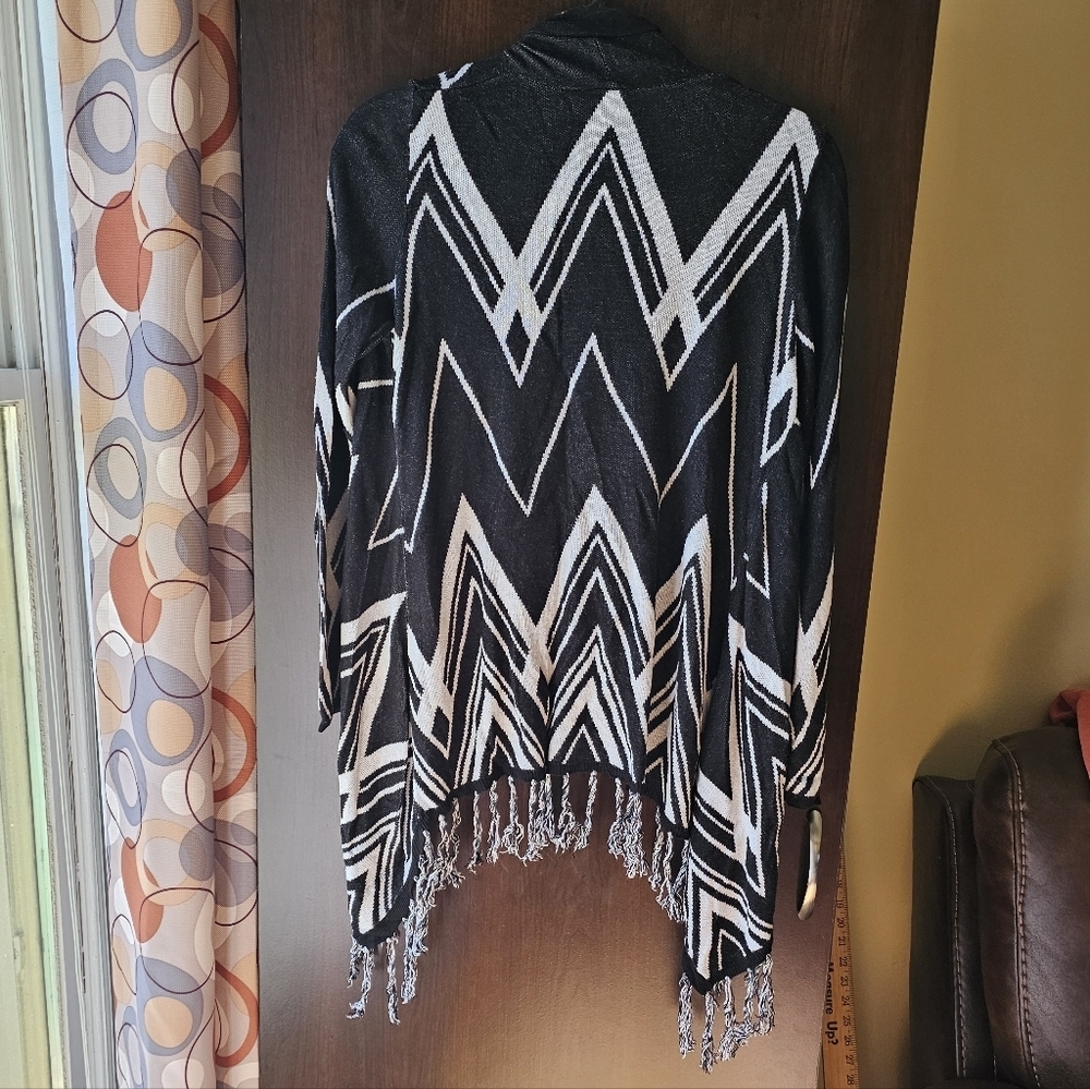 New Directions Monochrome Knit Cardigan With Fringe - Picture 2 of 3